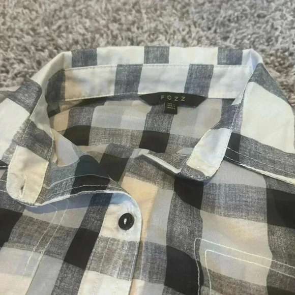 Oversized Buffalo Plaid Shirt - Picture 3 of 4